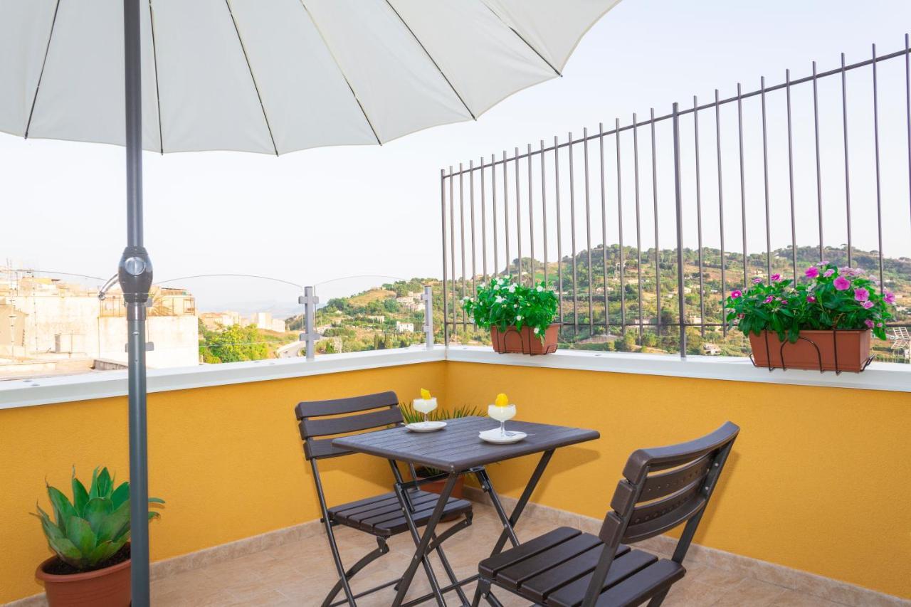 La Dimora Di Segesta B&B กาลาตาฟีมี ภายนอก รูปภาพ