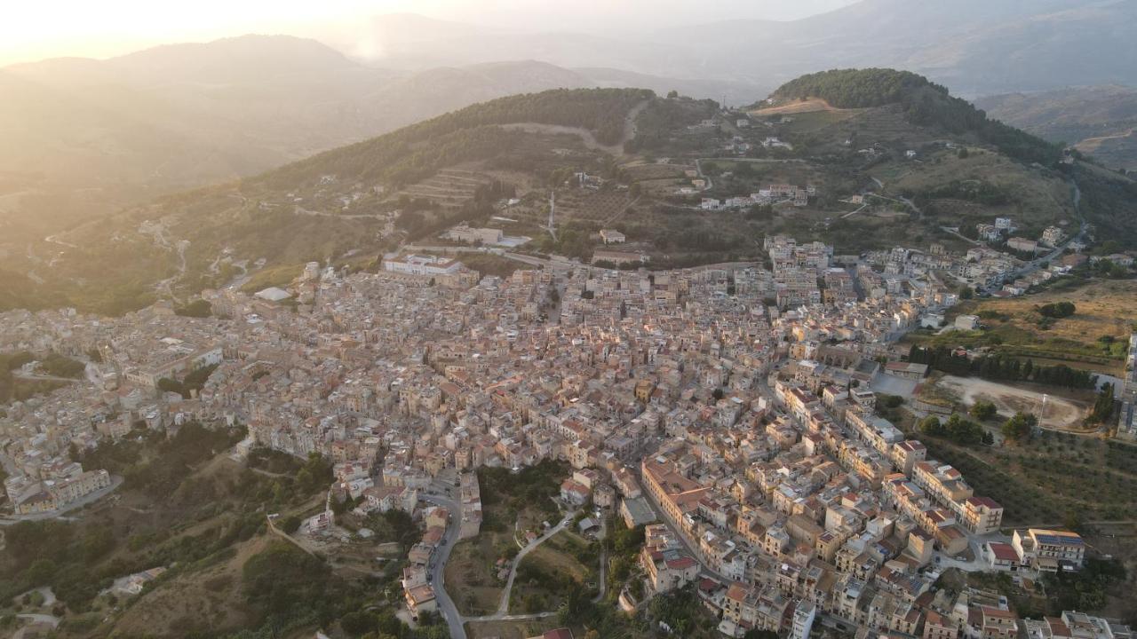 La Dimora Di Segesta B&B กาลาตาฟีมี ภายนอก รูปภาพ