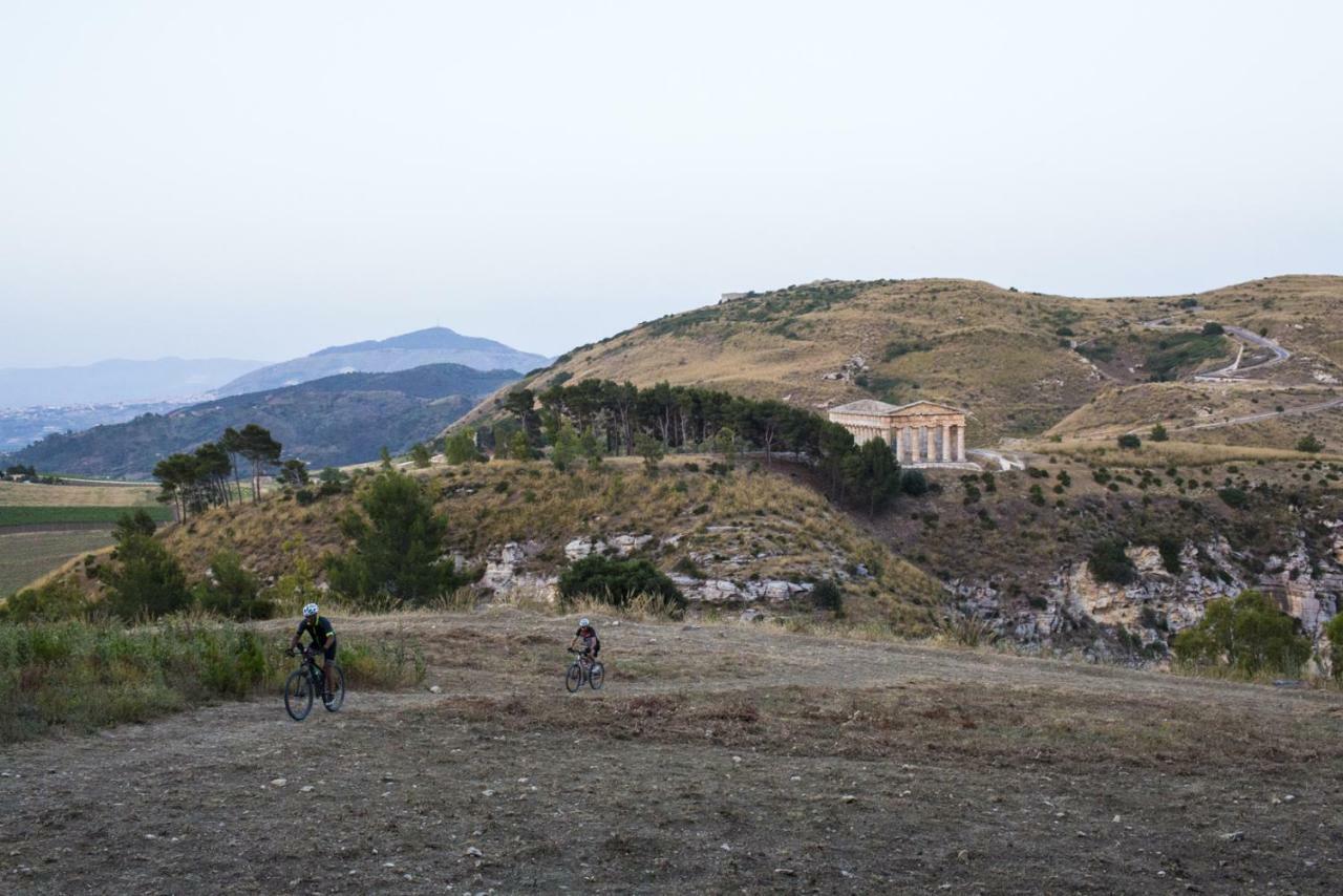 La Dimora Di Segesta B&B กาลาตาฟีมี ภายนอก รูปภาพ